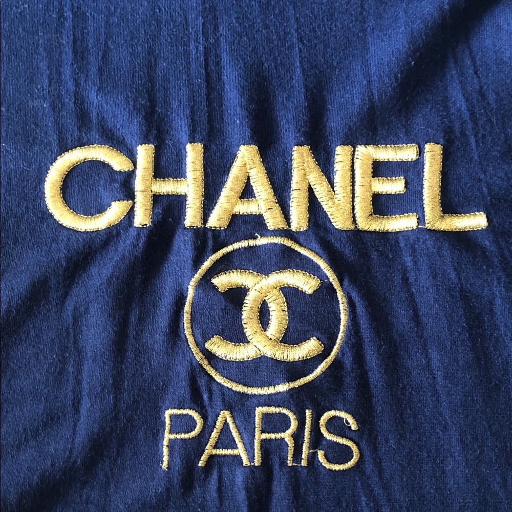 CHANEL Navy Tee with Gold Logo Embroidery - Picture 4 of 4